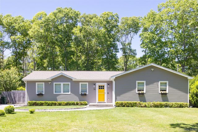 29 Matthews Drive, Remsenburg, NY 11972