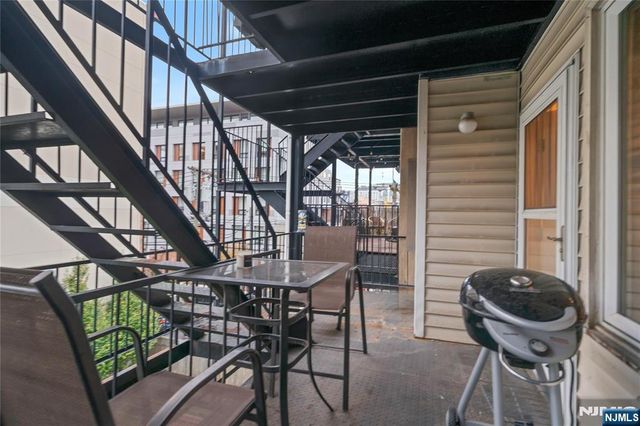 330 Monroe Street 3R, Hoboken, NJ 07030