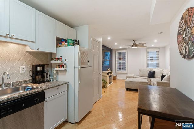 330 Monroe Street 3R, Hoboken, NJ 07030
