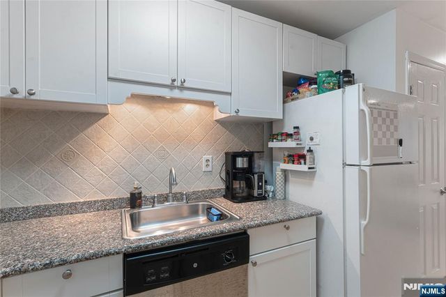 330 Monroe Street 3R, Hoboken, NJ 07030