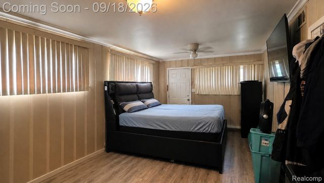 26095 Powers Avenue, Dearborn Heights, MI 48125