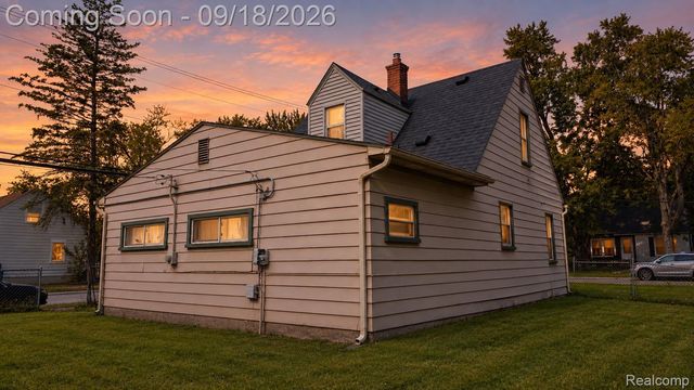 26095 Powers Avenue, Dearborn Heights, MI 48125