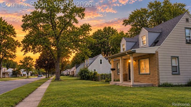26095 Powers Avenue, Dearborn Heights, MI 48125