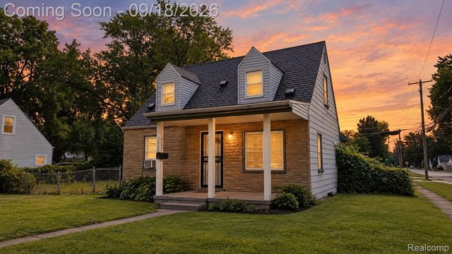 26095 Powers Avenue, Dearborn Heights, MI 48125