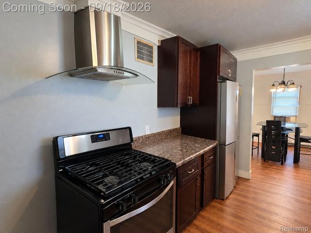 26095 Powers Avenue, Dearborn Heights, MI 48125
