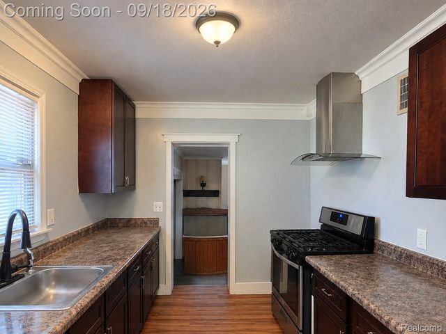 26095 Powers Avenue, Dearborn Heights, MI 48125