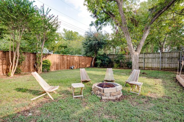 11636 Lochwood Boulevard, Dallas, TX 75218