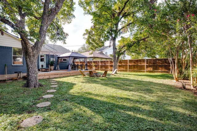 11636 Lochwood Boulevard, Dallas, TX 75218