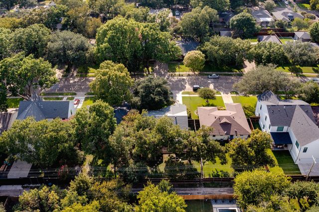 11636 Lochwood Boulevard, Dallas, TX 75218