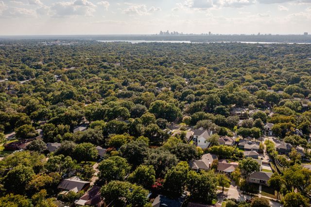 11636 Lochwood Boulevard, Dallas, TX 75218