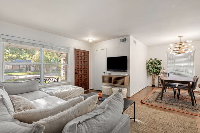 11636 Lochwood Boulevard, Dallas, TX 75218