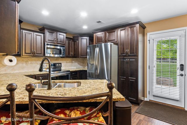 10509 Venado Dr, Louisville, KY 40291