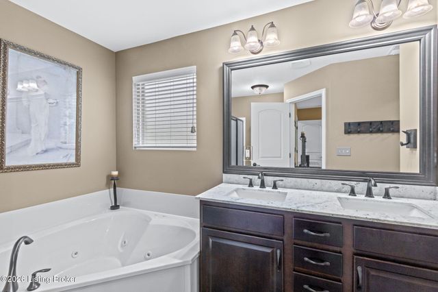 10509 Venado Dr, Louisville, KY 40291