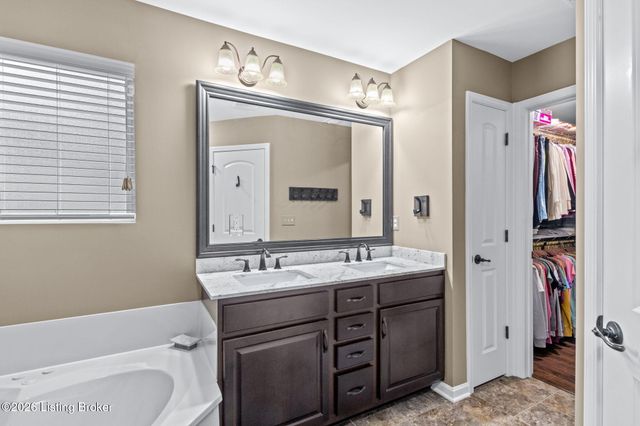 10509 Venado Dr, Louisville, KY 40291