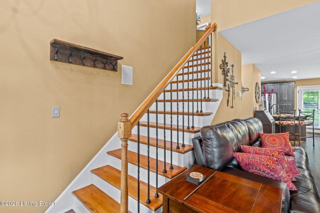 10509 Venado Dr, Louisville, KY 40291