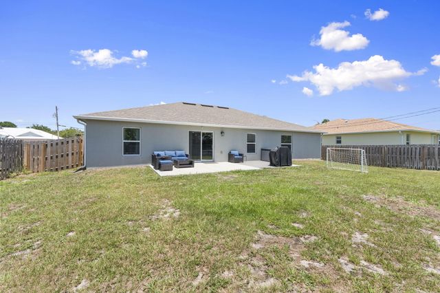 692 SW Hamberland Avenue, Port St. Lucie, Port St Lucie, FL 34953
