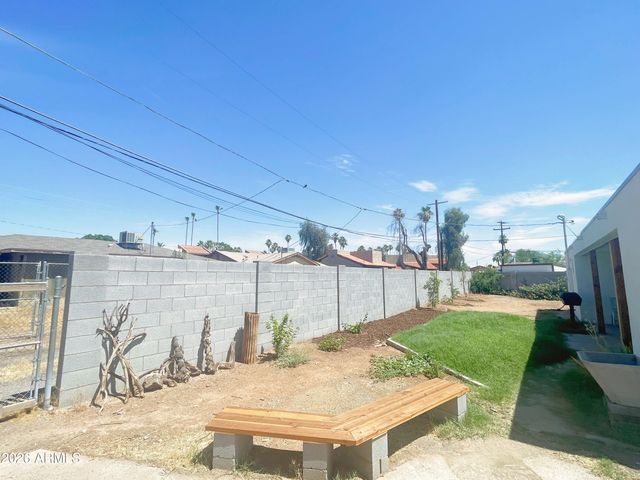 2340 E Turney Avenue, Phoenix, AZ 85016