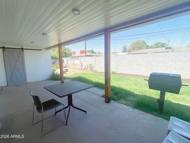 2340 E Turney Avenue, Phoenix, AZ 85016