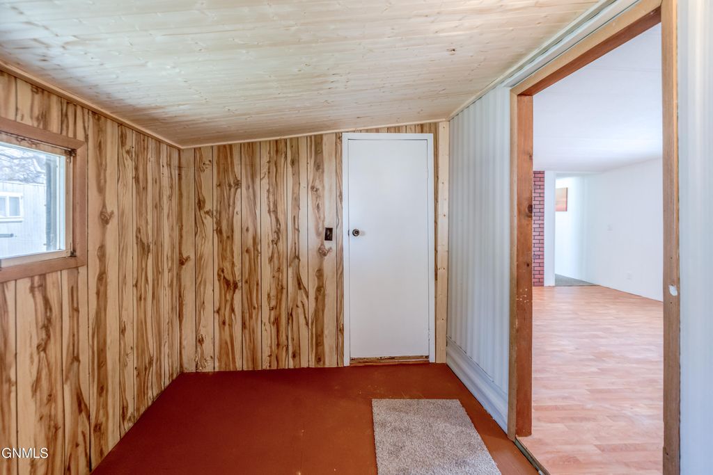 1119 University Drive, Bismarck, ND 58504 photo 2