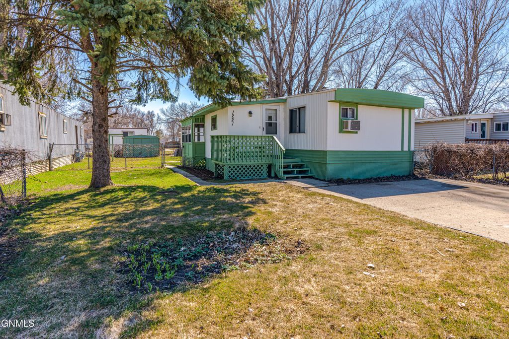 1119 University Drive, Bismarck, ND 58504 photo 35