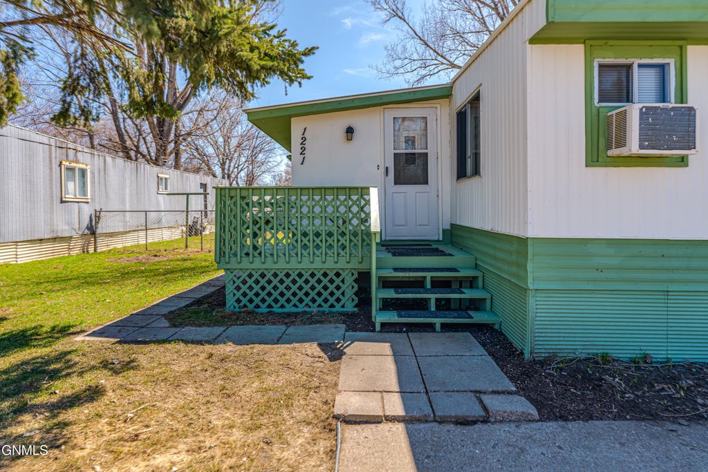 1119 University Drive, Bismarck, ND 58504 photo 36