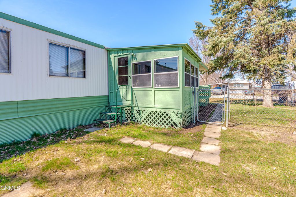 1119 University Drive, Bismarck, ND 58504 photo 43