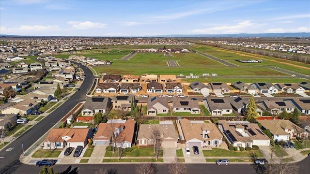 1759 Powder Way, Plumas Lake, CA 95961