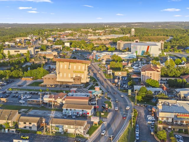 106 Oxford Drive 8, Branson, MO 65616