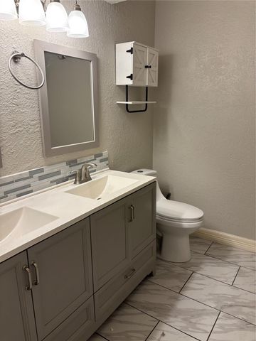 2707 Stonehedge Drive, Baytown, TX 77521