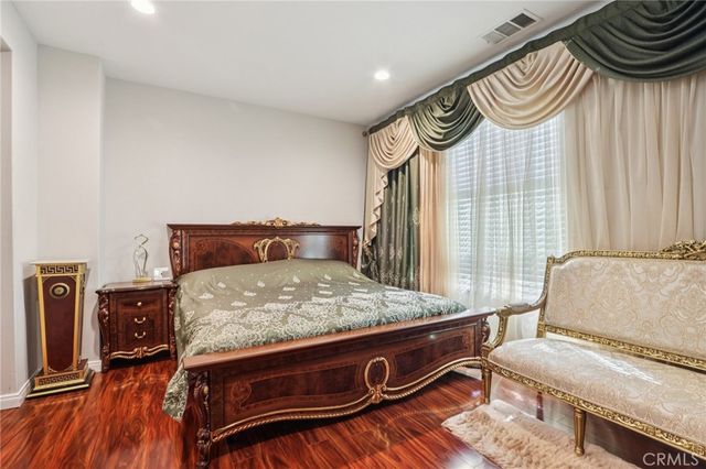 13225 Victory Boulevard, Valley Glen, CA 91401