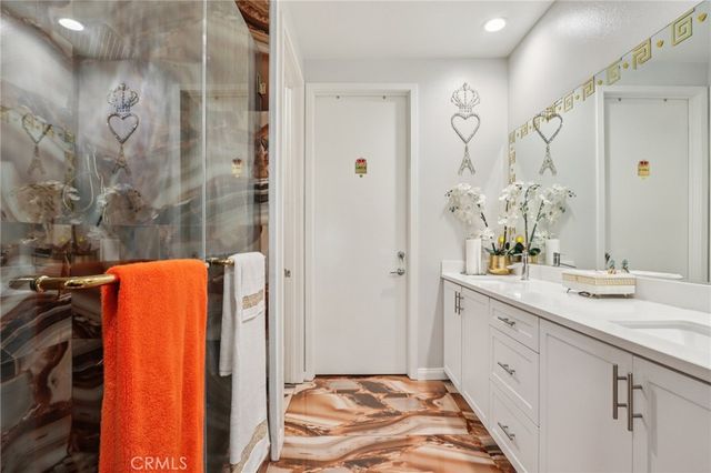 13225 Victory Boulevard, Valley Glen, CA 91401