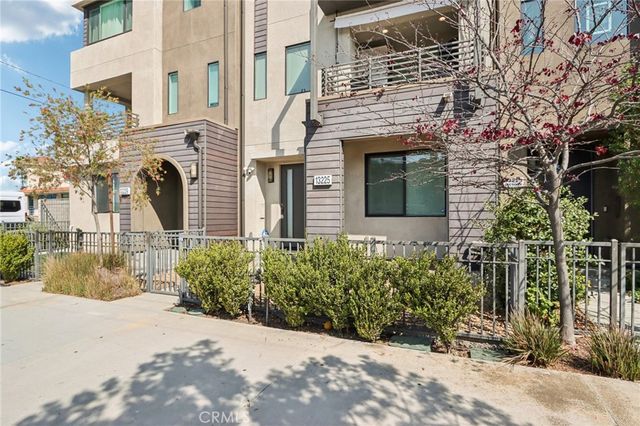 13225 Victory Boulevard, Valley Glen, CA 91401