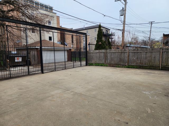1530 E 65th Place G, Chicago, IL 60637