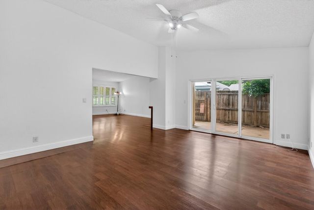 1754 Urbana Way, Sacramento, CA 95833