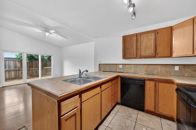 1754 Urbana Way, Sacramento, CA 95833