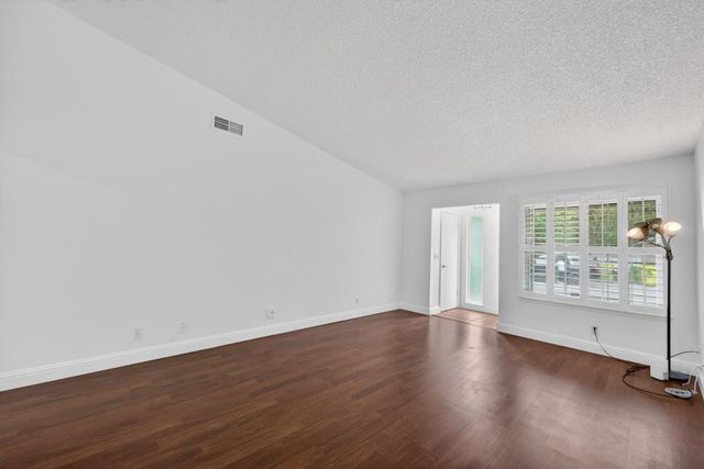 1754 Urbana Way, Sacramento, CA 95833