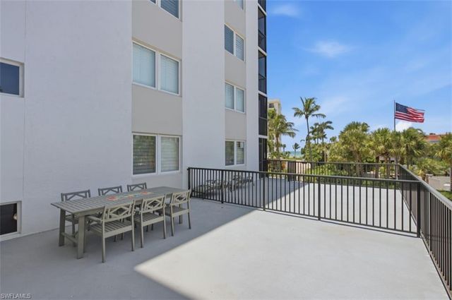 2170 Gulf Shore BLVD N 24W, Naples, FL 34102