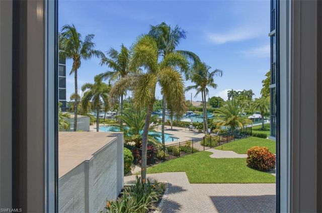 2170 Gulf Shore BLVD N 24W, Naples, FL 34102