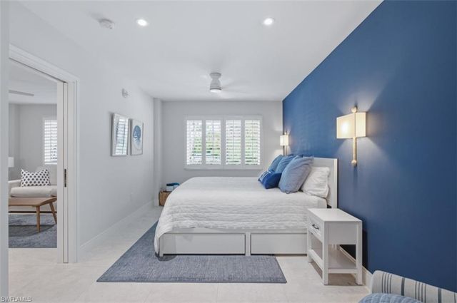 2170 Gulf Shore BLVD N 24W, Naples, FL 34102
