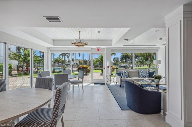 2170 Gulf Shore BLVD N 24W, Naples, FL 34102