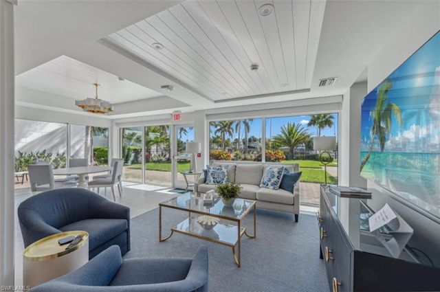 2170 Gulf Shore BLVD N 24W, Naples, FL 34102