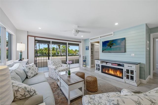2170 Gulf Shore BLVD N 24W, Naples, FL 34102