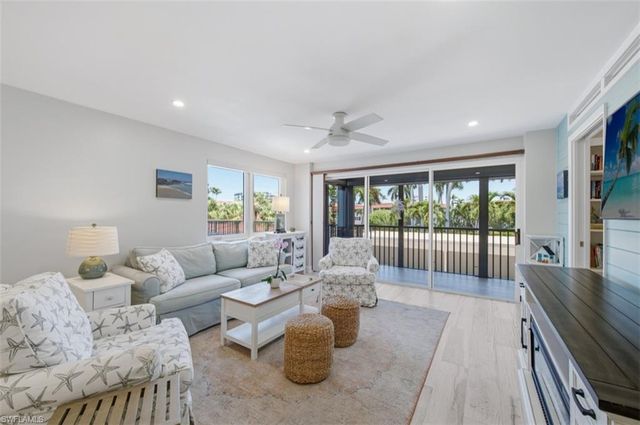 2170 Gulf Shore BLVD N 24W, Naples, FL 34102