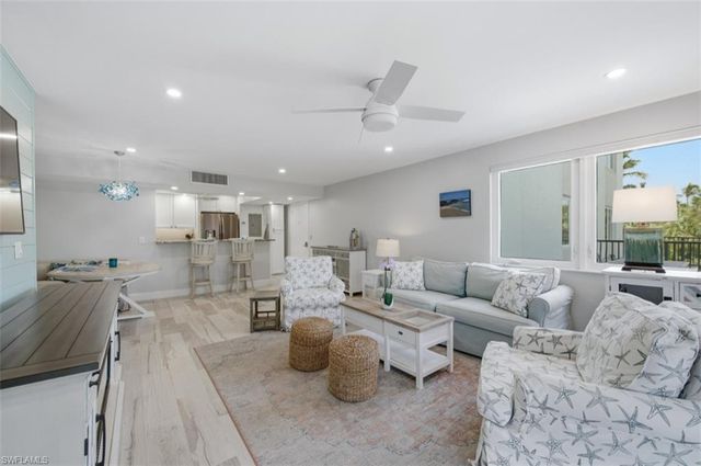 2170 Gulf Shore BLVD N 24W, Naples, FL 34102