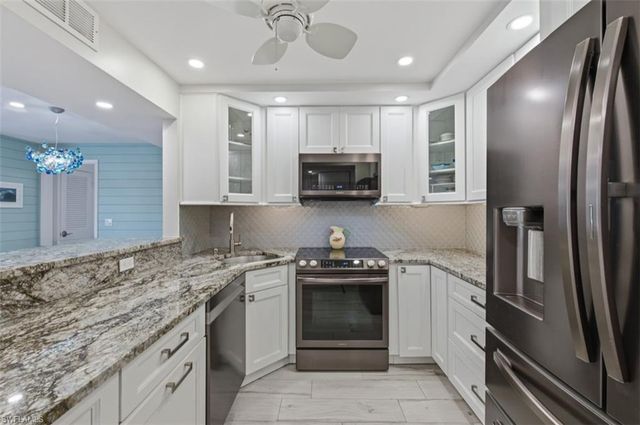 2170 Gulf Shore BLVD N 24W, Naples, FL 34102
