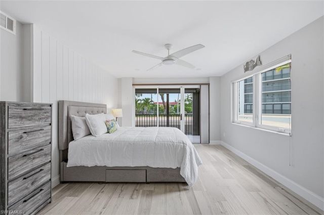 2170 Gulf Shore BLVD N 24W, Naples, FL 34102