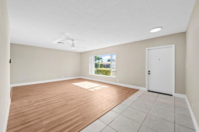 9203 NW 71st Street, Tamarac, FL 33321