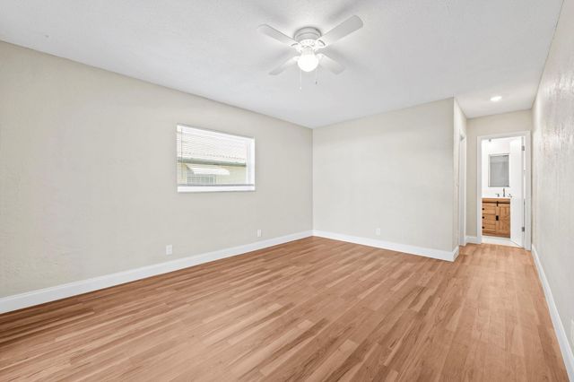 9203 NW 71st Street, Tamarac, FL 33321