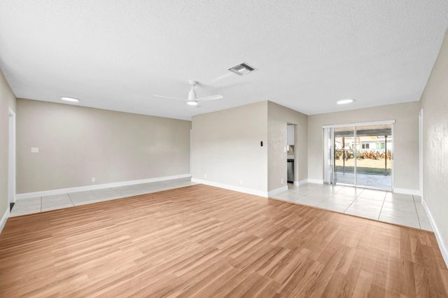 9203 NW 71st Street, Tamarac, FL 33321