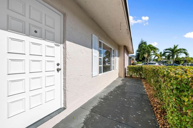 9203 NW 71st Street, Tamarac, FL 33321